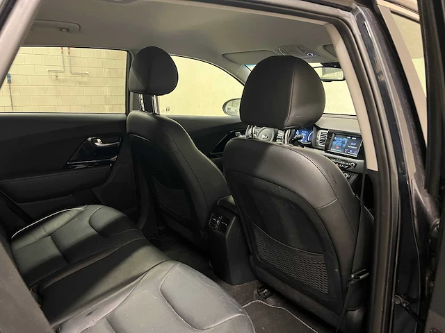 Kia e-niro executiveline 64 kwh 204pk 2019 (origineel-nl), zb-122-x - afbeelding 36 van  52