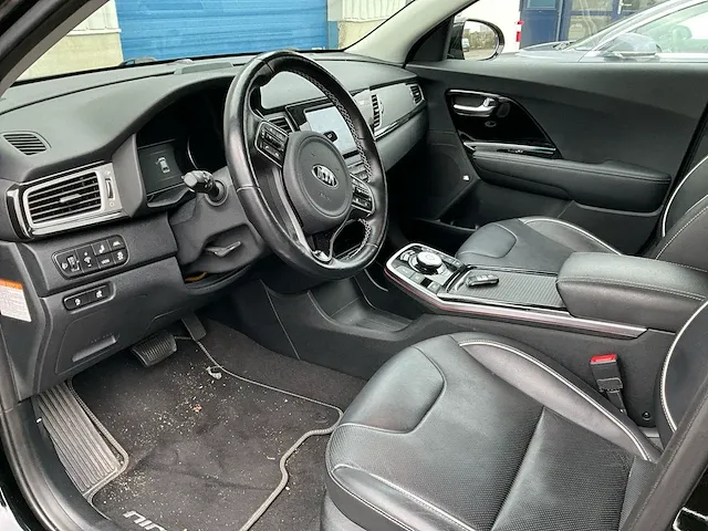 Kia e-niro personenauto - afbeelding 2 van  27