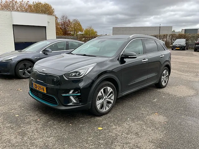Kia e-niro personenauto - afbeelding 1 van  27