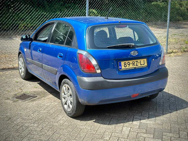Kia rio 1.4 l , 89-rz-lj - afbeelding 8 van  14