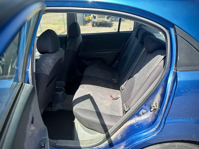 Kia rio 1.4 l , 89-rz-lj - afbeelding 11 van  14