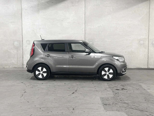 Kia soul ev executiveline 27 kwh 110pk 2015, 8-zsk-34 - afbeelding 35 van  37