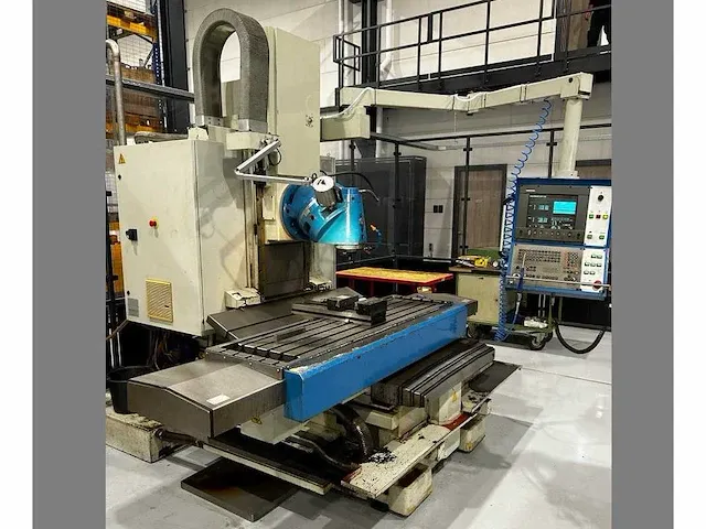Kiheung - combi u3z - cnc-freesmachine - 2001 - afbeelding 1 van  12