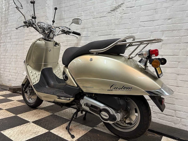 Killerbee custom 45 km bromscooter 4takt - afbeelding 3 van  7