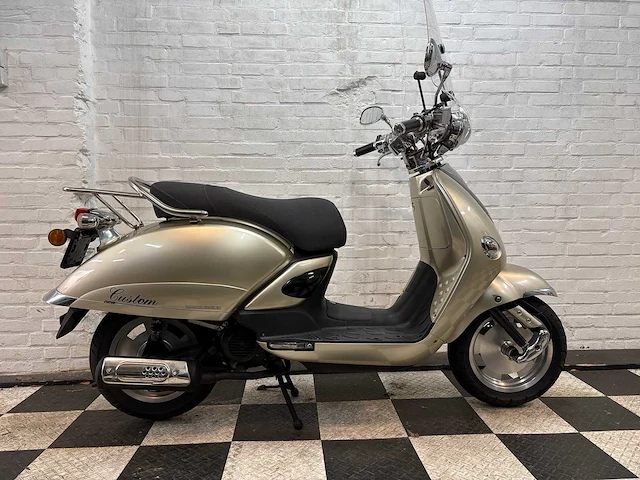Killerbee custom 45 km bromscooter 4takt - afbeelding 6 van  7