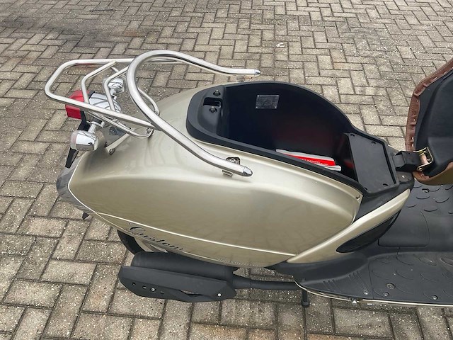 Killerbee custom elektrische scooter ongebruikt - afbeelding 2 van  12