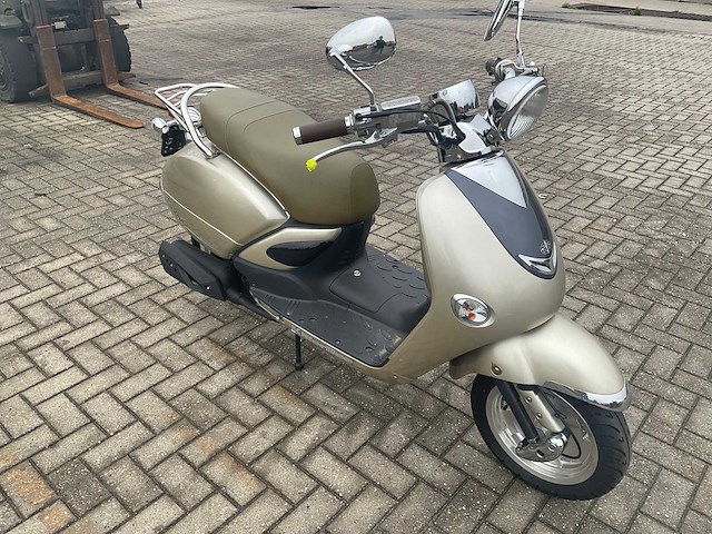 Killerbee custom elektrische scooter ongebruikt - afbeelding 5 van  12