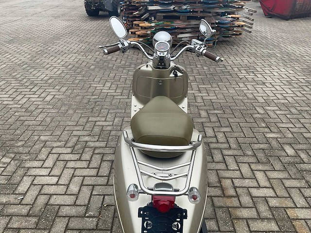 Killerbee custom elektrische scooter ongebruikt - afbeelding 9 van  12