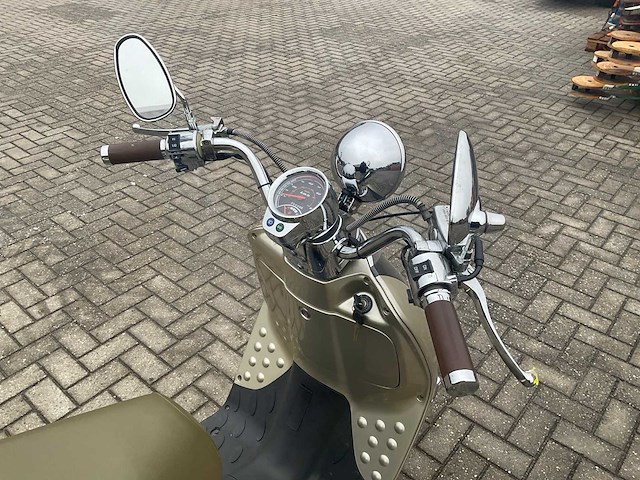 Killerbee custom elektrische scooter ongebruikt - afbeelding 11 van  12