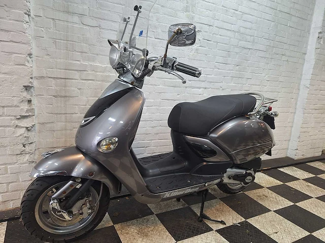 Killerbee new retro 25 km snorscooter 4takt - afbeelding 2 van  7