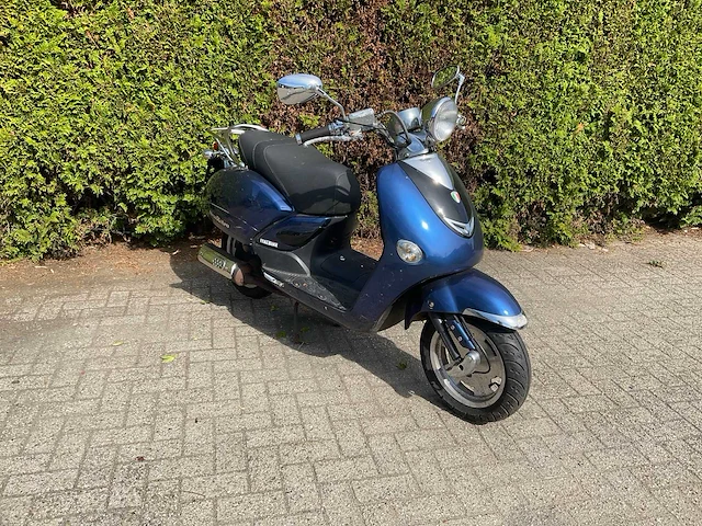 Killerbee new retro scooter - afbeelding 1 van  9