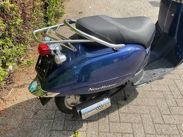 Killerbee new retro scooter - afbeelding 3 van  9