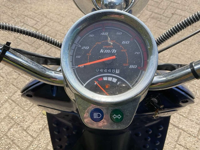 Killerbee new retro scooter - afbeelding 6 van  9