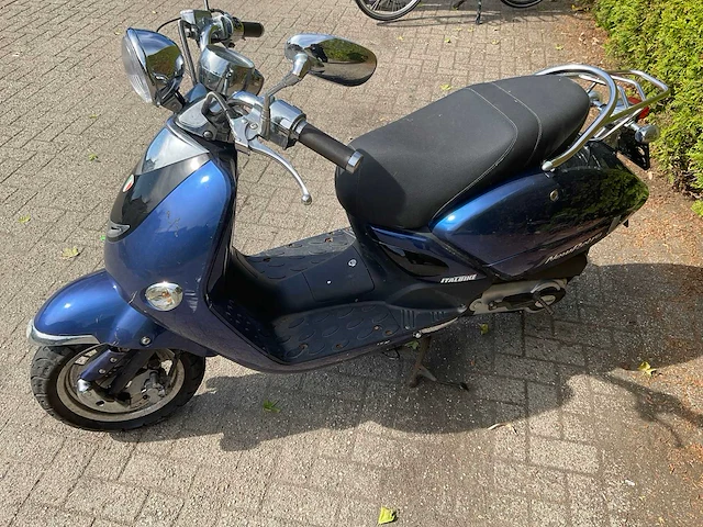 Killerbee new retro scooter - afbeelding 8 van  9