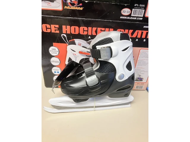 Kinder ijshockeyschaatsen van nijdam verstelbaar maat 30 tot 33 - afbeelding 1 van  9