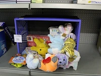 Kinderartikelen w.o. knuffels, stickers en waterbomb - afbeelding 2 van  2