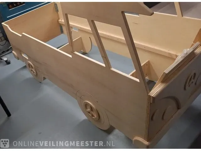 Kinderbed vw t1 hout peacesleepers met wandplankje - afbeelding 2 van  11