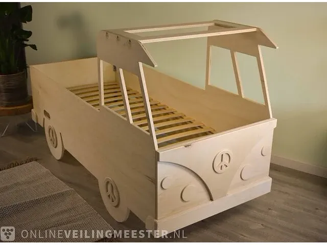 Kinderbed vw t1 hout peacesleepers met wandplankje - afbeelding 1 van  11