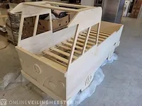 Kinderbed vw t1 hout peacesleepers met wandplankje - afbeelding 4 van  11