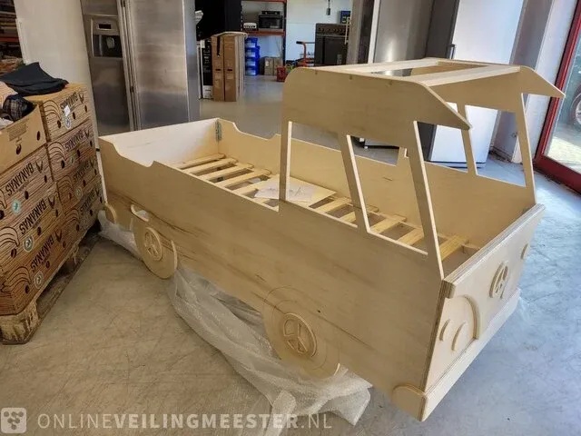 Kinderbed vw t1 hout peacesleepers met wandplankje - afbeelding 5 van  11