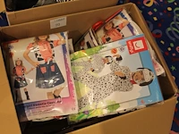 Kindercarnavalskleding en -accessoires w.o. circa 50 kostuums (w.o. mini mouse, cowgirl, eend, dalmatier, g... - afbeelding 2 van  4