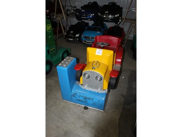Kinderrijautomaat met muntinworp € 0,50. bouwjaar 1978. werkend getest. sleutel aanwezig. afmeting 100 x 74... - afbeelding 2 van  2
