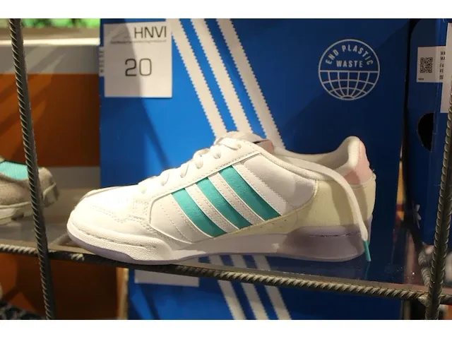 Kindersneaker adidas continental 80 stripes j maat 36 2/3 - afbeelding 2 van  2