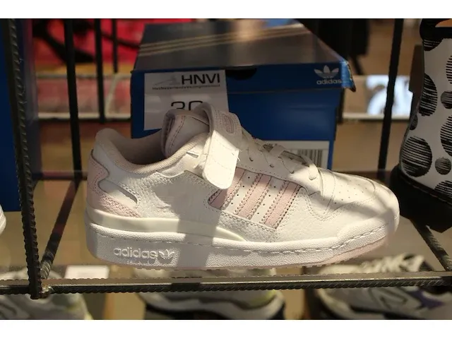 Kindersneaker adidas forum low j maat 35,5 - afbeelding 1 van  2