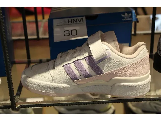 Kindersneaker adidas forum low j maat 35,5 - afbeelding 2 van  2