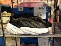 Kindersneaker adidas ozelia j maat 35,5 - afbeelding 1 van  2