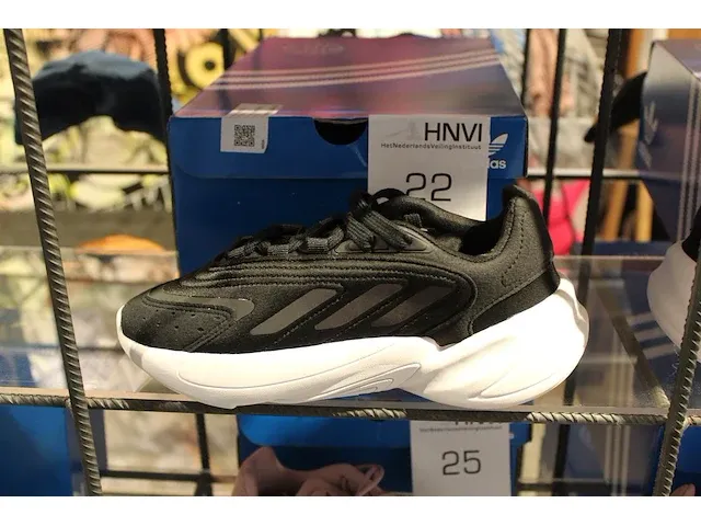 Kindersneaker adidas ozelia j maat 35,5 - afbeelding 2 van  2