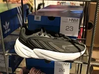 Kindersneaker adidas ozelia j maat 36 - afbeelding 1 van  2
