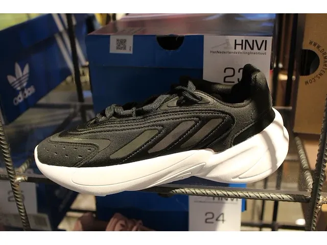 Kindersneaker adidas ozelia j maat 36 - afbeelding 2 van  2