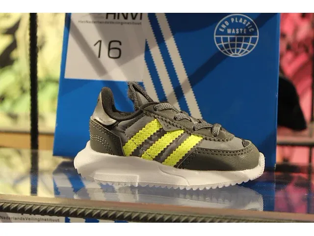 Kindersneaker adidas retropy f2 el i maat 19 - afbeelding 1 van  2