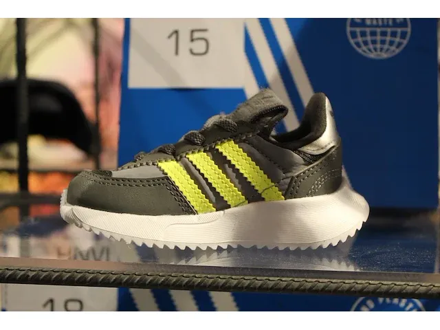 Kindersneaker adidas retropy f2 el i maat 20 - afbeelding 2 van  2