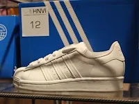 Kindersneaker adidas superstar j maat 35,5 - afbeelding 1 van  2