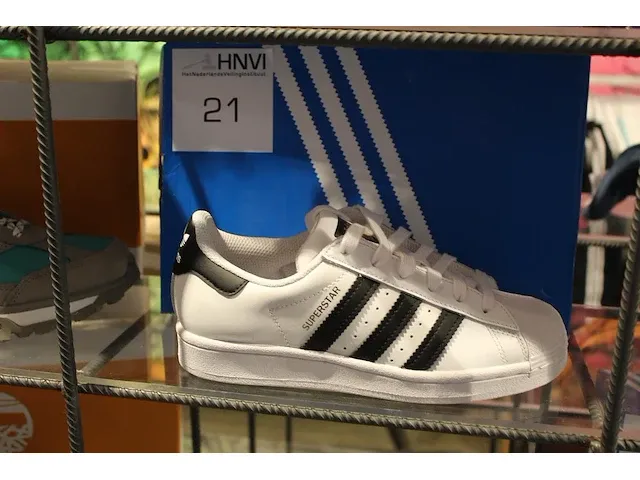 Kindersneaker adidas superstar j maat 35,5 - afbeelding 1 van  2