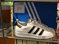 Kindersneaker adidas superstar j maat 35,5 - afbeelding 1 van  2
