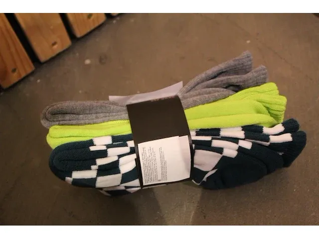 Kindersokken vans 3pack maat 31,5-38 - afbeelding 2 van  2