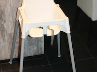 Kinderstoel. - afbeelding 2 van  2