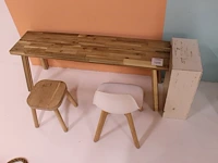 Kindertafel met stoeltje, krukje en houten kistje. afmeting 120 x 30 x 45 cm - afbeelding 1 van  2