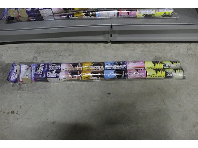Kindervuurwerk 16 stuks per verpakking. totaal ca. 20 verpakkingen - afbeelding 2 van  3