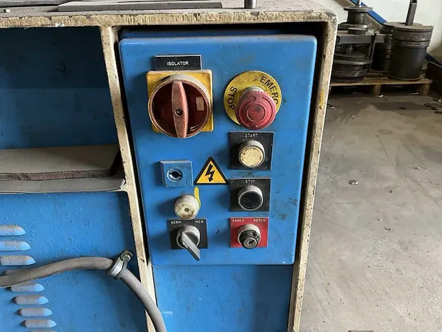 Kingsland 60xa hydraulische pons- en knipmachine - afbeelding 6 van  11