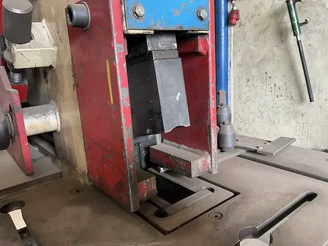 Kingsland 60xa hydraulische pons- en knipmachine - afbeelding 8 van  11