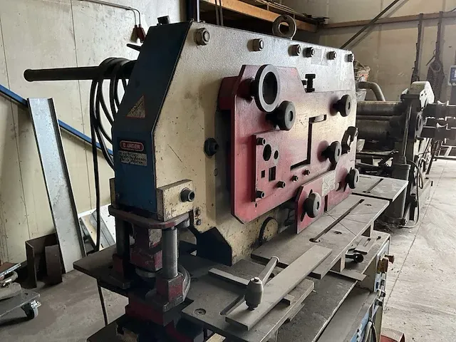 Kingsland 60xa hydraulische pons- en knipmachine - afbeelding 10 van  11