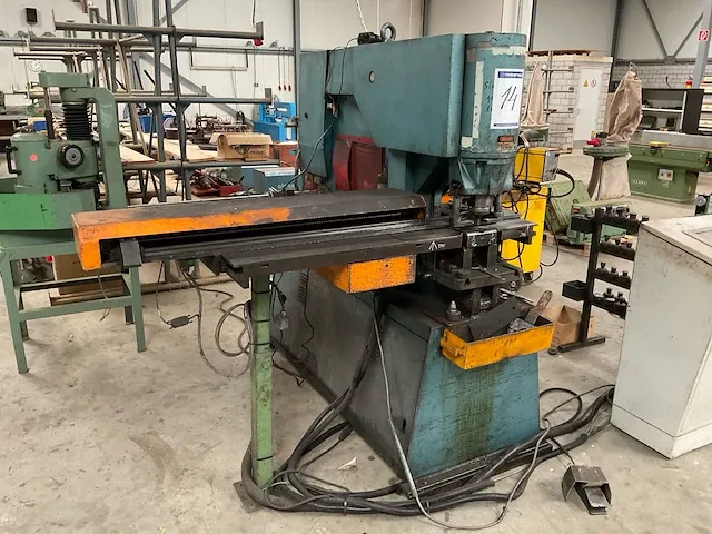 Kingsland 85xs pons- en knipmachine - afbeelding 3 van  10