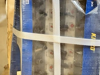 Kinzo bovenfrees met doosje freesjes erop - afbeelding 4 van  7