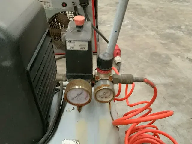 Kinzo luchtcompressor - afbeelding 3 van  3
