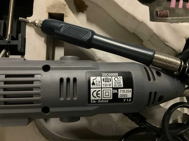 Kinzo multitool en dewalt cirkelzaag met geleider - afbeelding 3 van  7