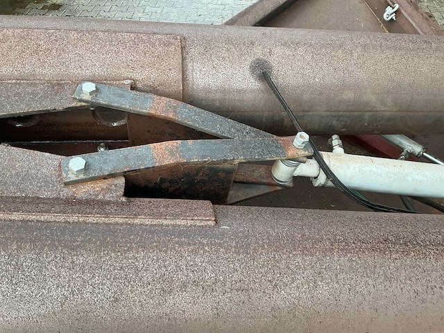 Kipper achterklep met vijzel - afbeelding 2 van  11